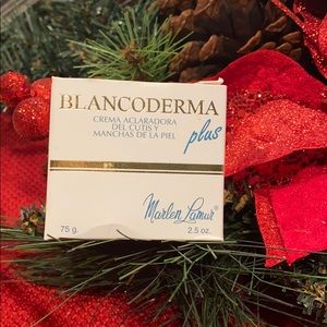 Crema aclaradora del cutis y manchas de la piel